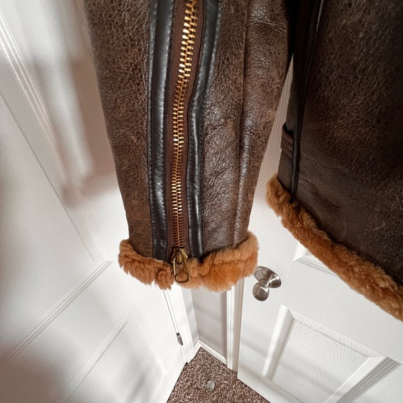 Avirex vintage limited edition leather bomber jacket. - Picture 8 of 16